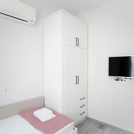 за гости стела * Burgas City