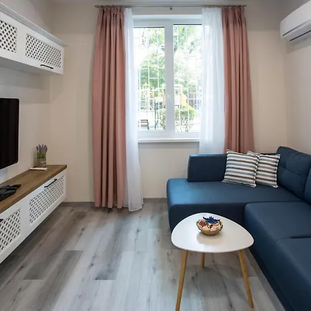 за гости стела * Burgas City